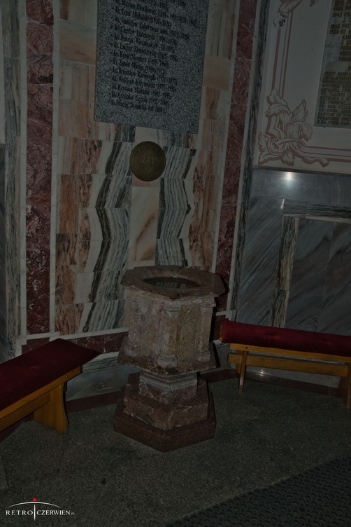 Spycimierz - Kosciol - chrzcielnica 